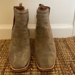 Gorgeous Jeffrey Campbell leather ankle booties, beige, size 6